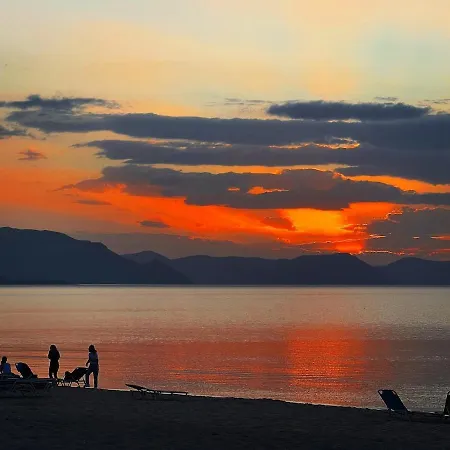 Hébergement de vacances Aegean Horizon - Retreat For 6 With Private Pool & Sea Views Of Evia Near Athens *