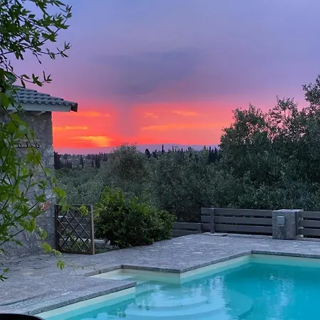 Aegean Horizon - Retreat For 6 With Private Pool & Sea Views Of Evia Near Athens Hébergement de vacances Saint Minas